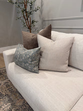 Load image into Gallery viewer, Erin Floral Pillow Cover