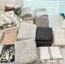 Load image into Gallery viewer, Black floral Pillow Cover