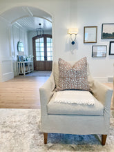 Load image into Gallery viewer, Derra Floral Pillow Cover