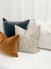 Load image into Gallery viewer, Devyn Floral