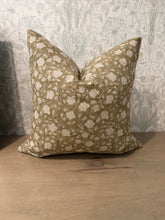 Load image into Gallery viewer, Cora Floral Pillow Cover