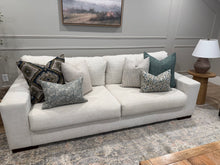 Load image into Gallery viewer, Sharon Floral Pillow Cover