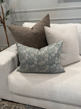 Load image into Gallery viewer, Erin Floral Pillow Cover
