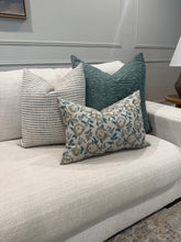 Load image into Gallery viewer, Sharon Floral Pillow Cover