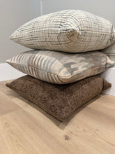 Load image into Gallery viewer, Neela Pillow Cover