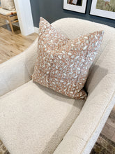 Load image into Gallery viewer, Derra Floral Pillow Cover