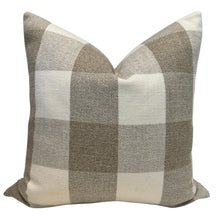 Load image into Gallery viewer, Sandra Pillow Cover