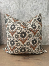 Load image into Gallery viewer, Barb Floral Pillow Cover