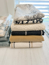 Load image into Gallery viewer, Black floral Pillow Cover