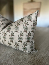 Load image into Gallery viewer, Tauni Pillow Cover