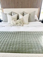 Load image into Gallery viewer, Savvy Floral Pillow Cover