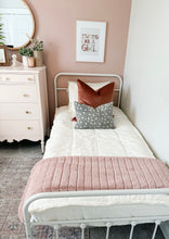 Load image into Gallery viewer, Loma Floral Pillow Cover