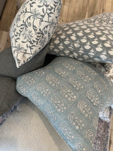 Load image into Gallery viewer, Loma Floral Pillow Cover