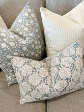Load image into Gallery viewer, Loma Floral Pillow Cover