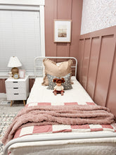 Load image into Gallery viewer, Hayden Floral Pillow Cover
