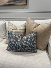 Load image into Gallery viewer, Lauren Pillow Cover
