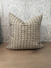Load image into Gallery viewer, Mia Floral Pillow Cover
