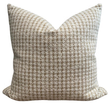 Load image into Gallery viewer, Gold/cream houndstooth Pillow Cover
