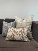 Load image into Gallery viewer, Billie Floral Pillow Cover
