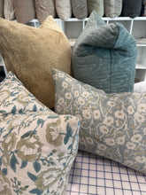 Load image into Gallery viewer, Sharon Floral Pillow Cover
