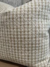 Load image into Gallery viewer, Gold/cream houndstooth Pillow Cover
