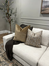 Load image into Gallery viewer, Beth Pillow Cover
