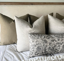 Load image into Gallery viewer, Olive linen Pillow Cover
