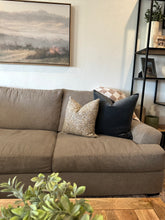 Load image into Gallery viewer, Tori Velvet Pillow Cover
