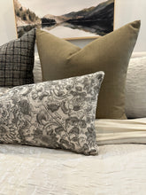 Load image into Gallery viewer, Kathrine Floral Pillow Cover
