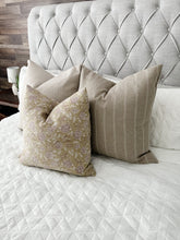 Load image into Gallery viewer, Delores Floral Pillow Cover
