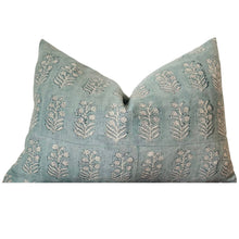 Load image into Gallery viewer, Eleanor Floral Pillow Cover

