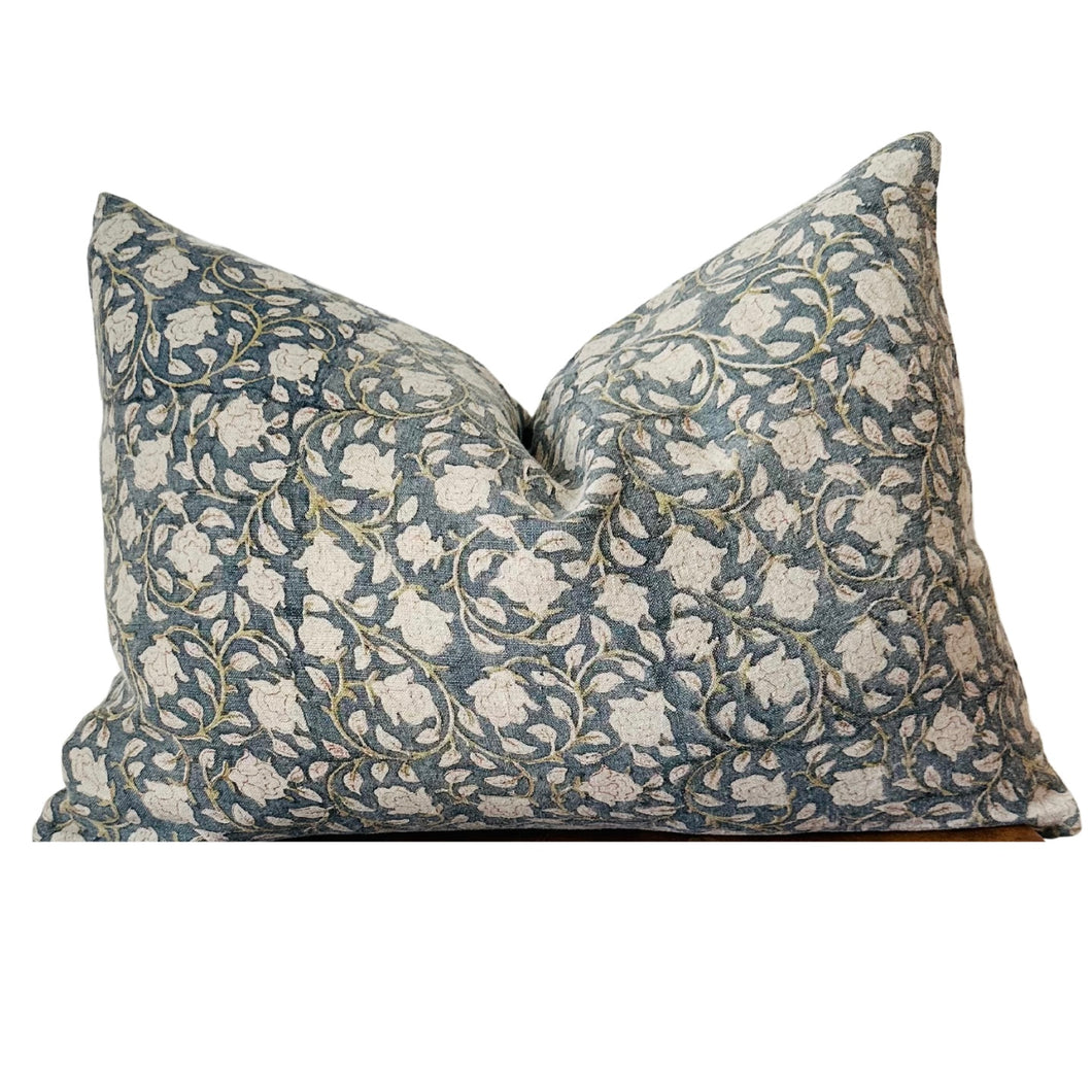 Loma Floral Pillow Cover