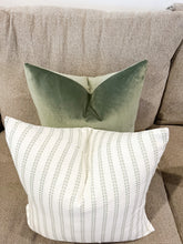 Load image into Gallery viewer, Green Vines Pillow Cover

