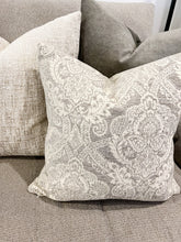 Load image into Gallery viewer, Thayne Pillow Cover
